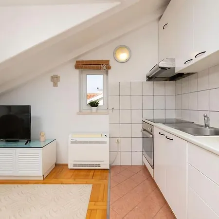 Olive With Wonderful Sea View - 500 M From Punat